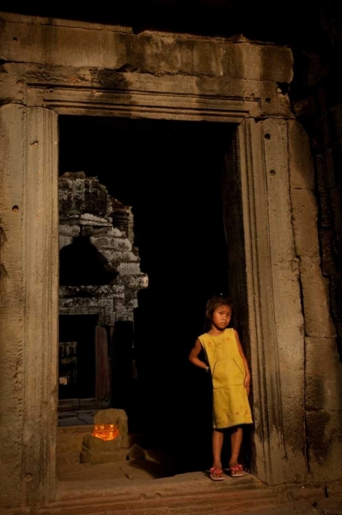 Picture of GIRL IN DOORWAY