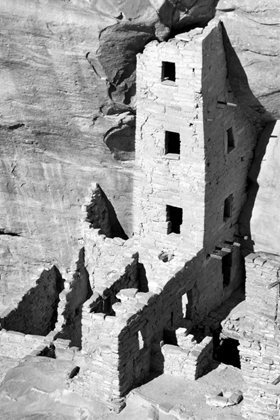 Picture of SQUARE TOWER HOUSE BW