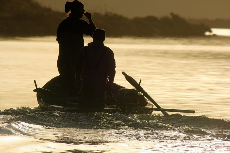 Picture of FISHERMEN UPON RETURN AT DAWN