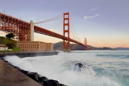 Picture of GOLDEN GATE BRIDGE AT DAWN