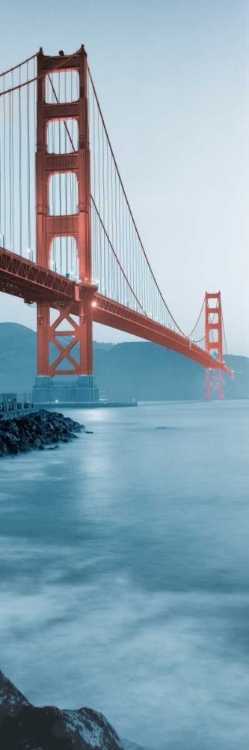 Picture of GOLDEN GATE BRIDGE AT DAWN (B)