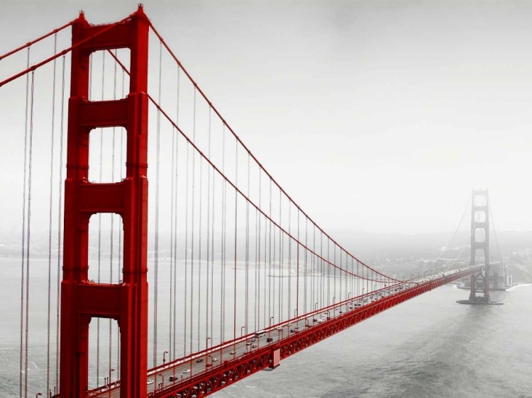 Picture of GOLDEN GATE BRIDGE IN FOG