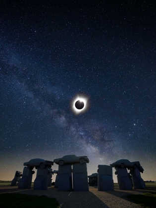 Picture of ECLIPSE AT CARHENGE