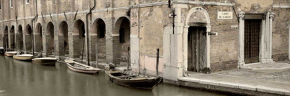 Picture of CANAL BOATS WITH PASSAGEWAY