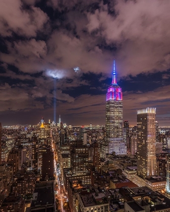 Picture of THE CRESCENT MOON WITH THE TRIBUTE LIGHTS