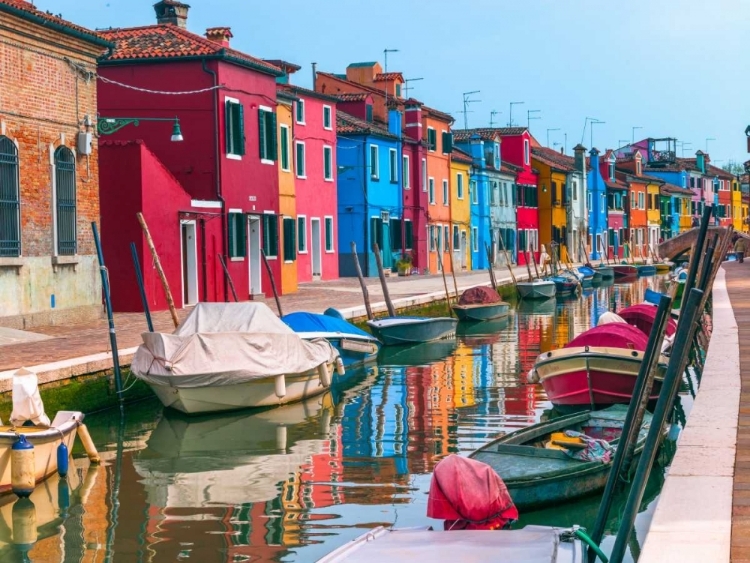 Picture of MULTI-COLOURED HOUSES NEXT TO A CANAL, BURANO, ITALY