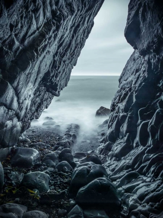 Picture of ROCKY COASTLINE OF DUCKPOOL