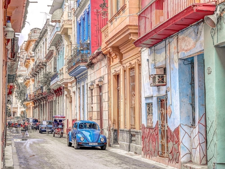 Picture of VINTAGE CAR ON STREET OF HAVANA, CUBA