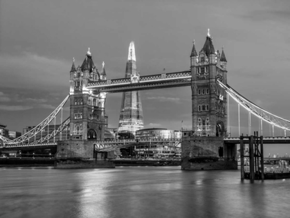 Picture of TOWER BRIDGE OVER RIVER THAMES IN LONDON, UK