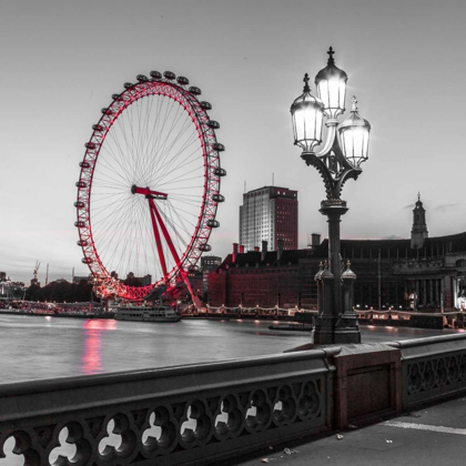 Picture of STREET LAMP ON WESTMINSTER BRIDGE WITH LONDON EYE IN BACKGROUND, LONDON, UK