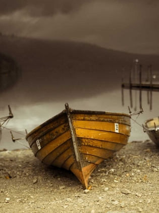 Picture of BOAT ON LAKE