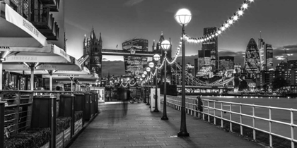 Picture of LONDON RIVERSIDE PROMENADE WITH TOWER BRIDGE