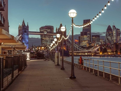 Picture of LONDON RIVERSIDE PROMENADE WITH TOWER BRIDGE