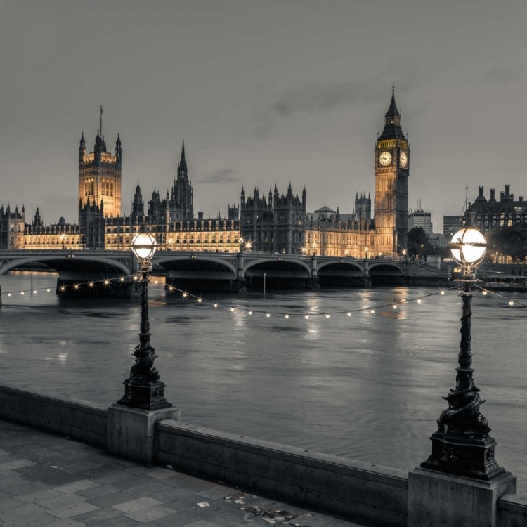 Picture of HOUSES OF PARLIAMENT OVER THE RIVER THAMES