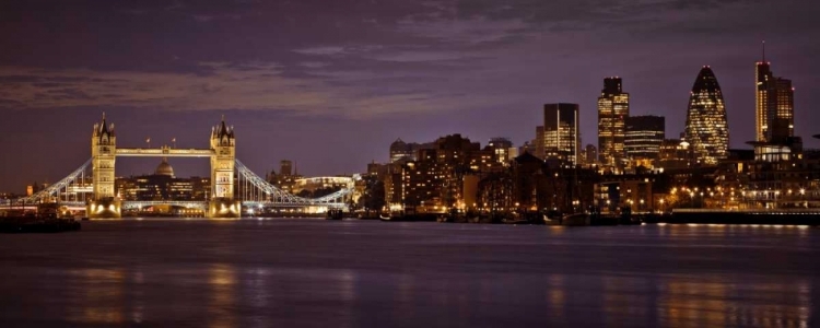 Picture of LONDON SKYLINE OVER RIVER THAMES