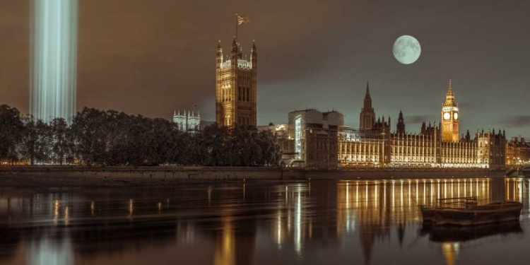 Picture of COLUMN OF SPECTRA LIGHTS WITH WESTMINSTER ABBY, LONDON, UK