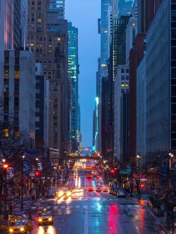 Picture of EVENING VIEW OF STREETS OF MANHATTAN, NEW YORK CITY