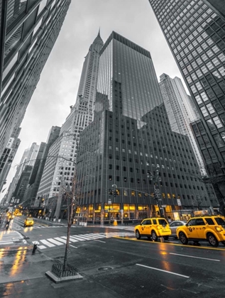 Picture of TRAFFIC SIGNAL ON NEW YORK CITY STREET