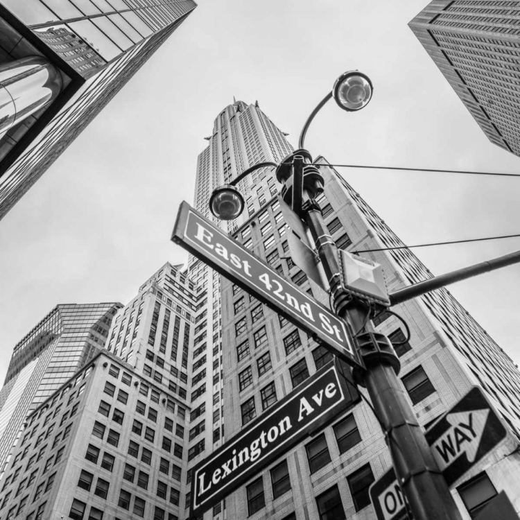 Picture of CHRYSLER BUILDING IN NEW YORK CITY