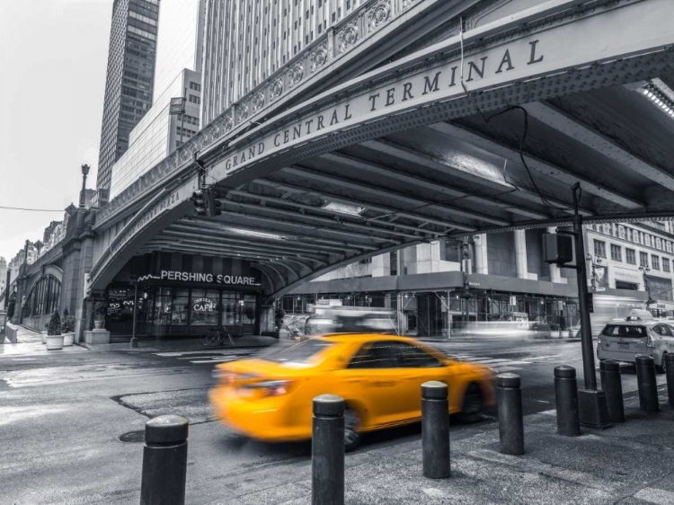 Picture of CAB ON NEW YORK CITY STREET