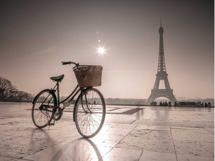 Picture of BICYCLE IN FRONT OF EIFFEL TOWER, PARIS, FRANCE