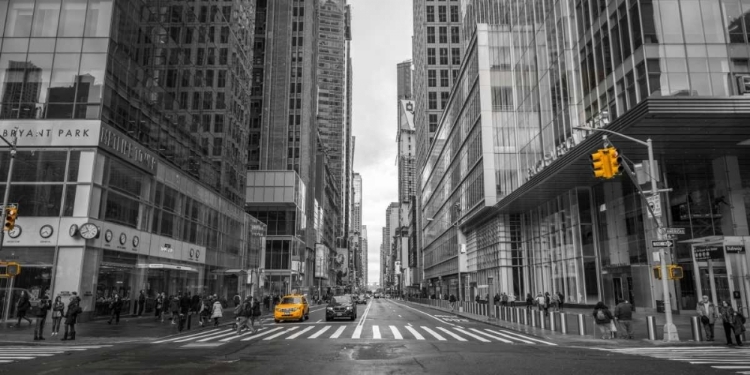 Picture of CAB ON NEW YORK CITY STREET