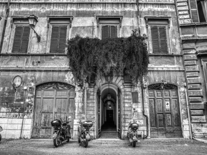 Picture of OLD BUILDING IN CITY OF ROME, ITALY