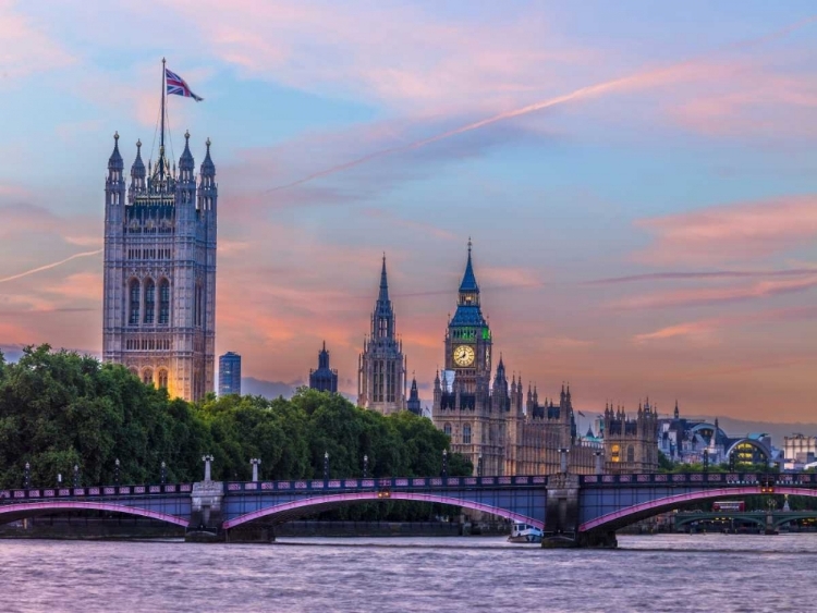 Picture of WESTMINSTER ABBY FROM RIVER THAMES, LONDON, UK