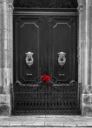 Picture of BUNCH OF ROSES ON DOOR OF A HOUSE IN MDINA, MALTA
