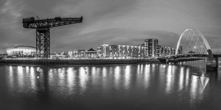 Picture of VIEW ALONG THE RIVER CLYDE AT NIGHT, GLASGOW