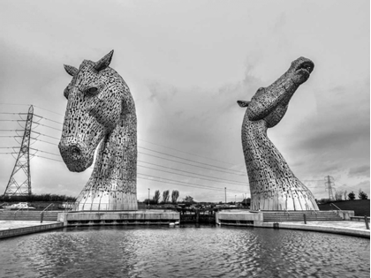 Picture of THE KELPIES HORSE STATUE AT THE HELIX PARK IN FALKIRK , SCOTLAND