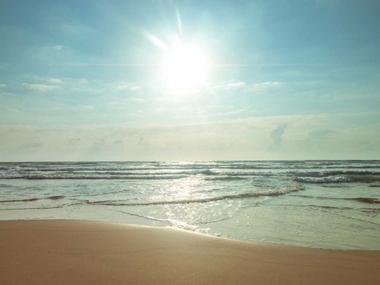 Picture of BEAUTIFUL BEACH ON A BRIGHT SUNNY DAY