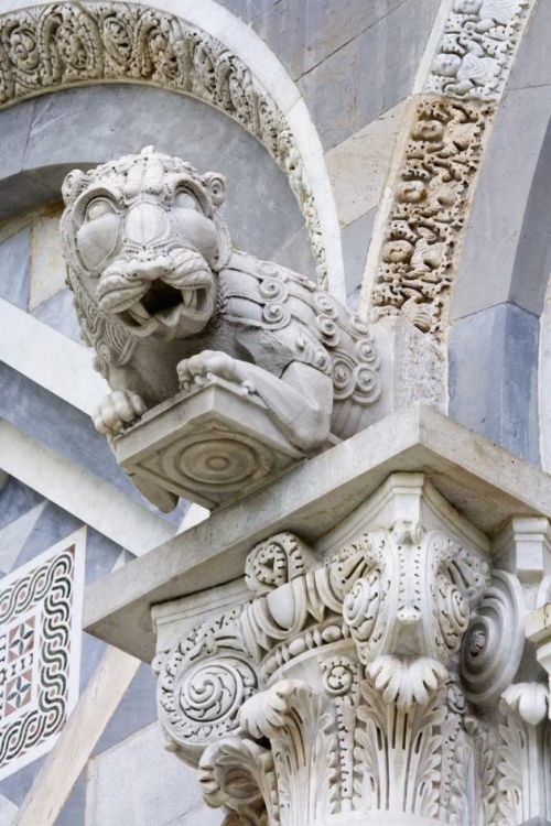 Somerset House - Images. ITALY, PISA A GARGOYLE ABOVE DOOR OF DUOMO PISA