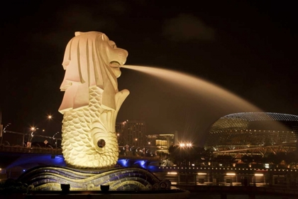 Picture of SINGAPORE MERLION STATUE SPEWING WATER