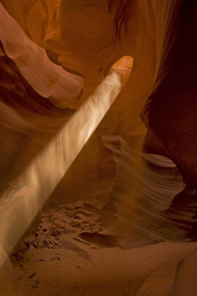 Picture of AZ SUNBEAM PENETRATES IN LOWER ANTELOPE CANYON