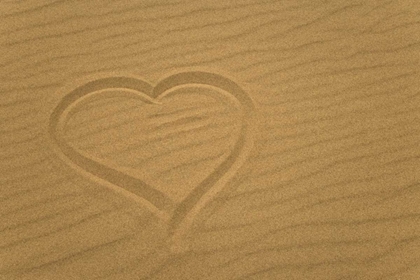 Picture of HEART OUTLINE DRAWN IN SAND