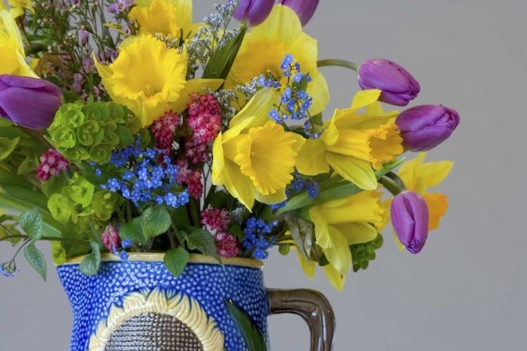 Picture of SPRING FLOWER BOUQUET IN VASE