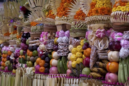 Picture of INDONESIA, OFFERINGS AT PURA SAMUAN TIGA TEMPLE