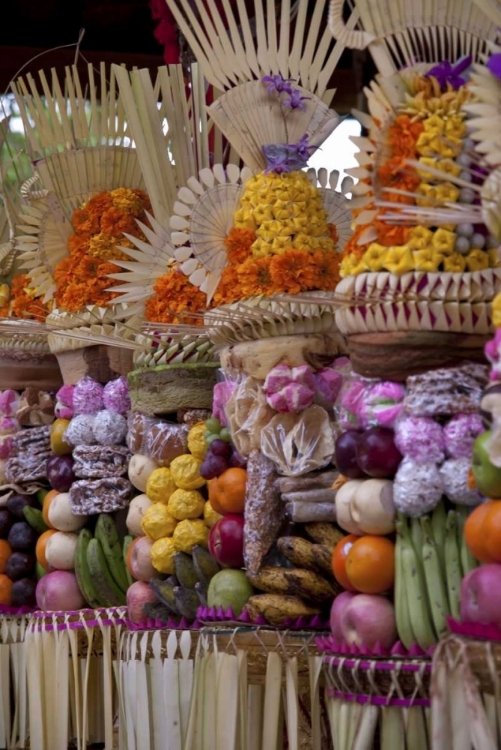 Picture of INDONESIA, OFFERINGS AT PURA SAMUAN TIGA TEMPLE