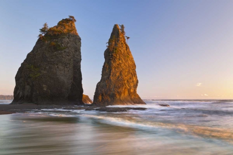 Picture of WA, OLYMPIC NP SUNSET ON RIALTO BEACH