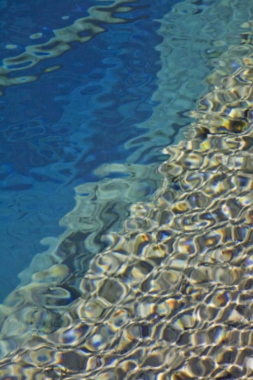 Picture of OR REFLECTION PATTERNS ON  LITTLE CRATER LAKE