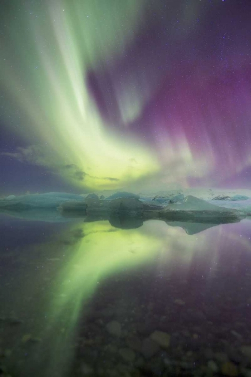Picture of ICELAND, JOKULSARLON AURORA LIGHTS OVER A LAGOON