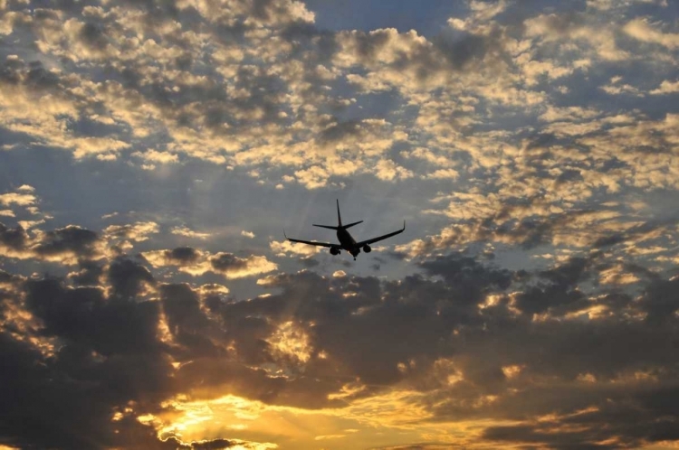 Picture of OR, PORTLAND AIRPLANE APPROACHING LANDING