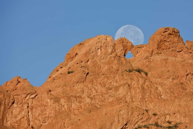 Picture of CO, COLORADO SPRINGS MOON SETS BEHIND FORMATIONS