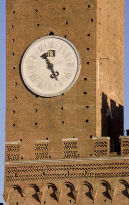 Picture of ITALY, SIENNA TORRE DEL MANGIAS CLOCK TOWER