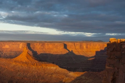 Picture of UTAH, DEAD HORSE POINT SP SUNRISE ON CANYON