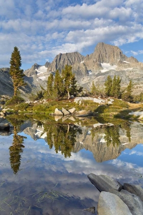 Picture of CALIFORNIA MOUNTAINS REFLECT IN GARNET LAKE