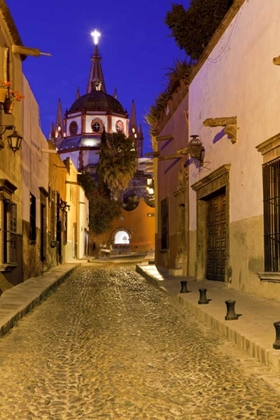 Picture of MEXICO NIGHT STREET SCENE WITH LA PARROQUIA