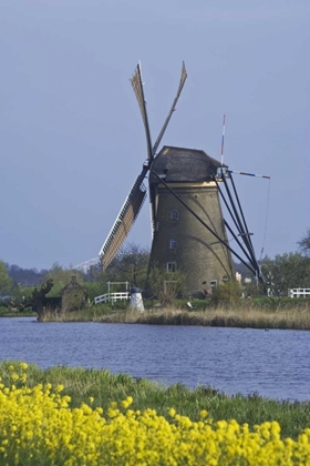 Picture of NETHERLANDS, KINDERDIJK, WINDMILL