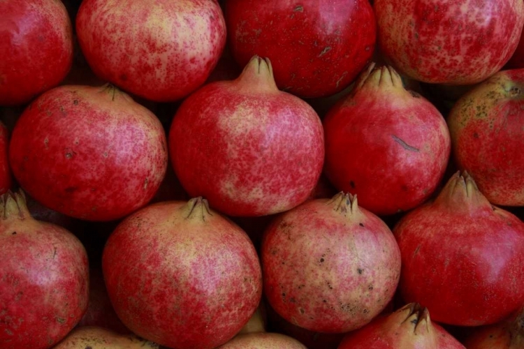 Picture of GREECE, ATHENS FRESH POMEGRANATES FOR SALE